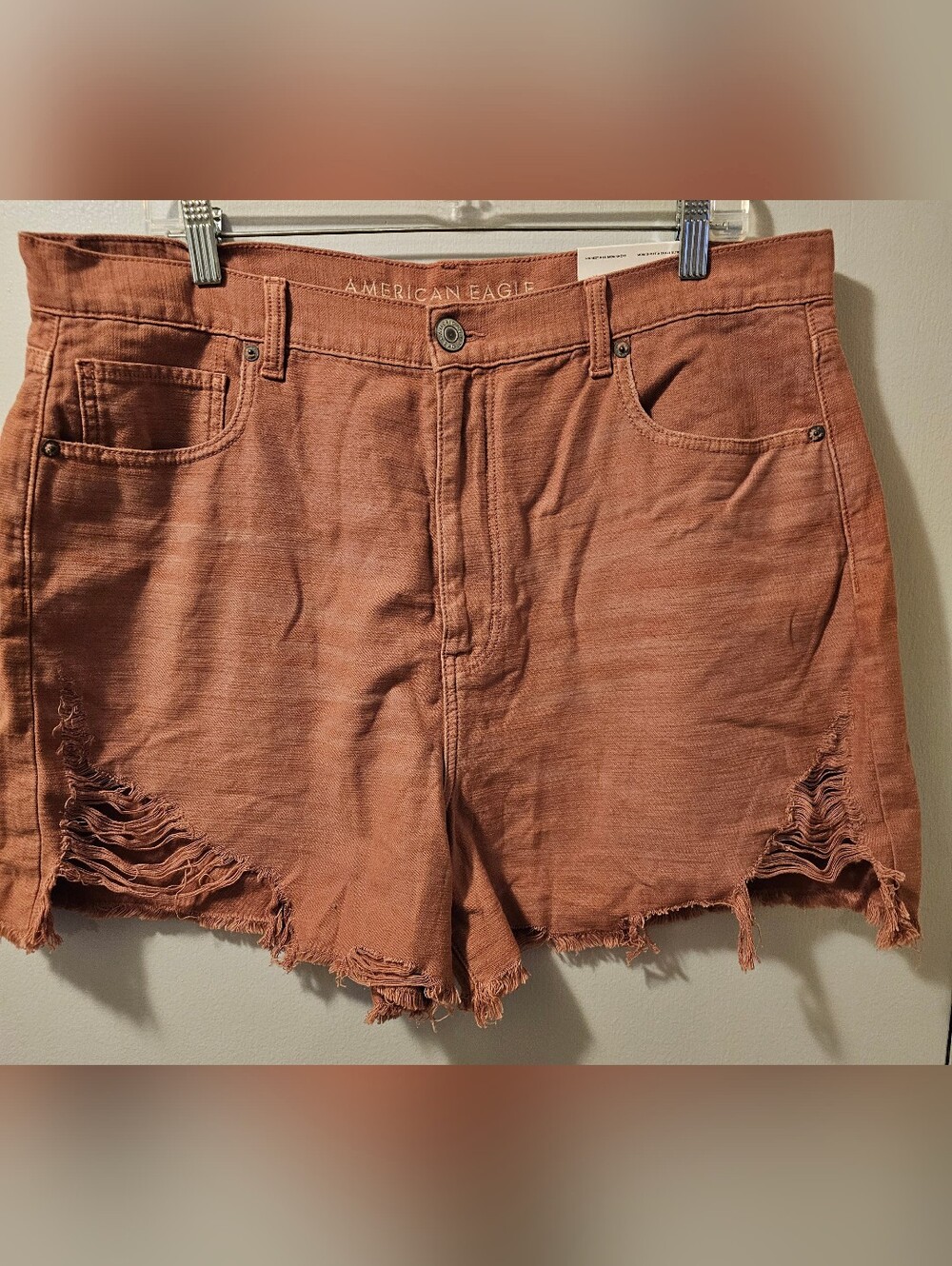 American Eagle Highest Rise Mom Short Cutoff Distressed Pink Denim Womens 18 NWT